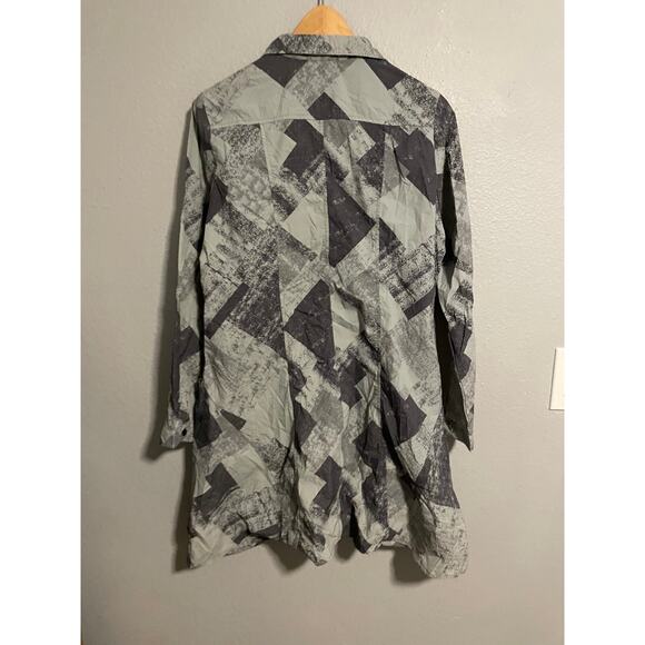 Comfy USA Womens Tunic Size Medium Gray Softshell Abstract Relaxed Lagenlook - Picture 4 of 9